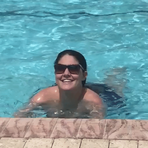 39 weeks pregnant floating in pool